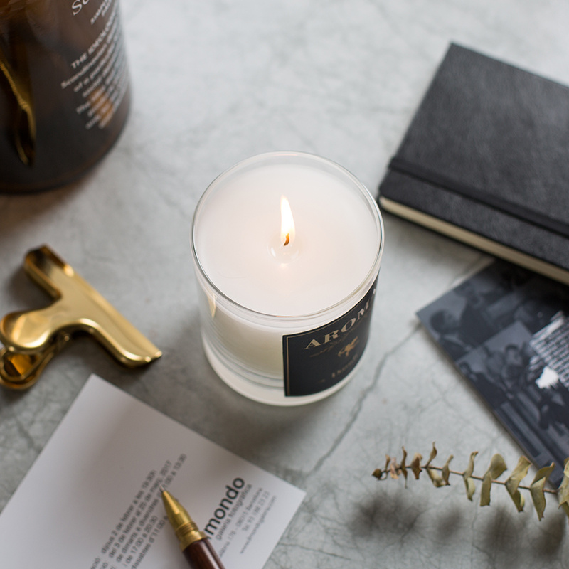 Candela in cera di soia profumata con etichetta privata per massaggi decorativi di lusso personalizzati M&Scent