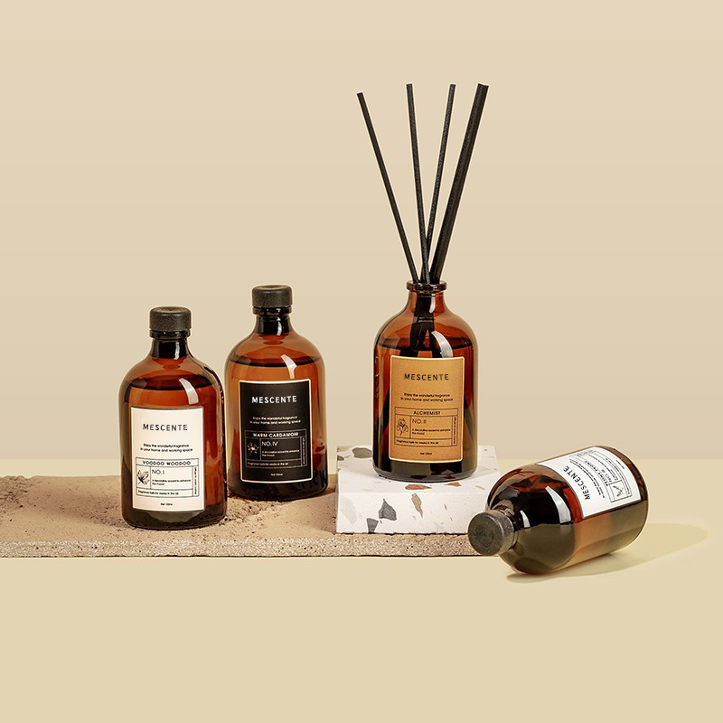 Solvente per deodorante per ambienti con diffusore a lamella in fibra di vetro colorato iridescente di lusso nero e oro da 100 ml