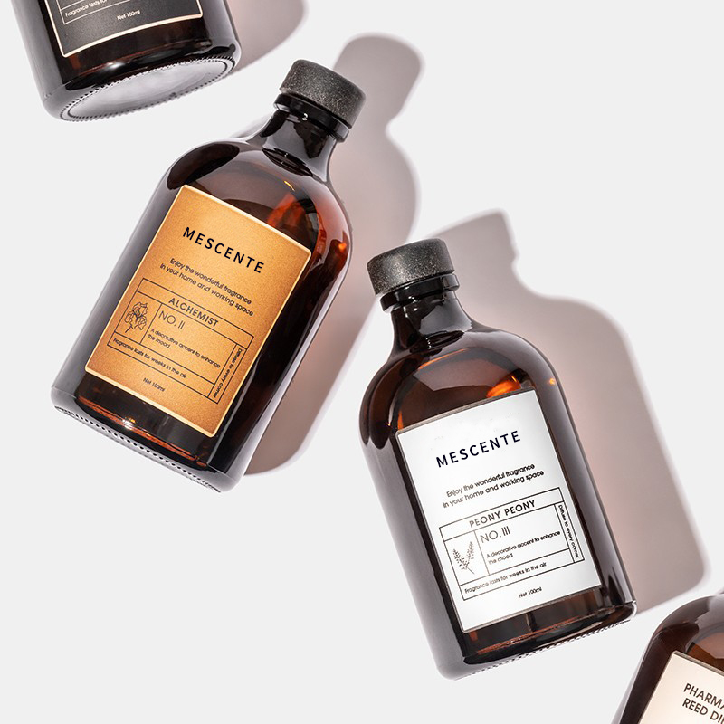 Solvente per deodorante per ambienti con diffusore a lamella in fibra di vetro colorato iridescente di lusso nero e oro da 100 ml