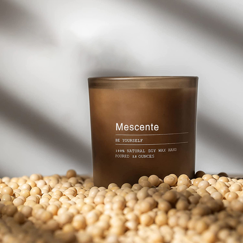 Candele profumate al gelsomino e ylang ylang con decorazioni personalizzate per matrimoni M&Scent con etichette sfuse
