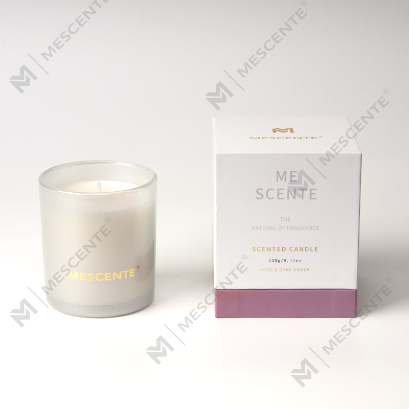 Profumi per candele profumate per aromaterapia in vasetti di candele nere di Natale con etichetta privata M&Scent