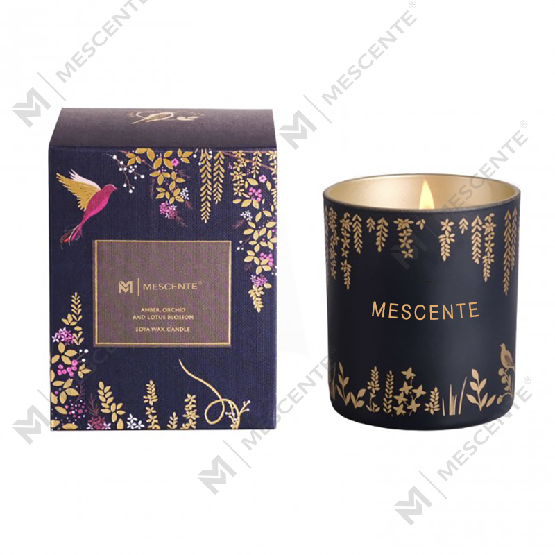 Candele con stoppino in legno nero personalizzate con etichetta privata profumate di lusso con cristalli