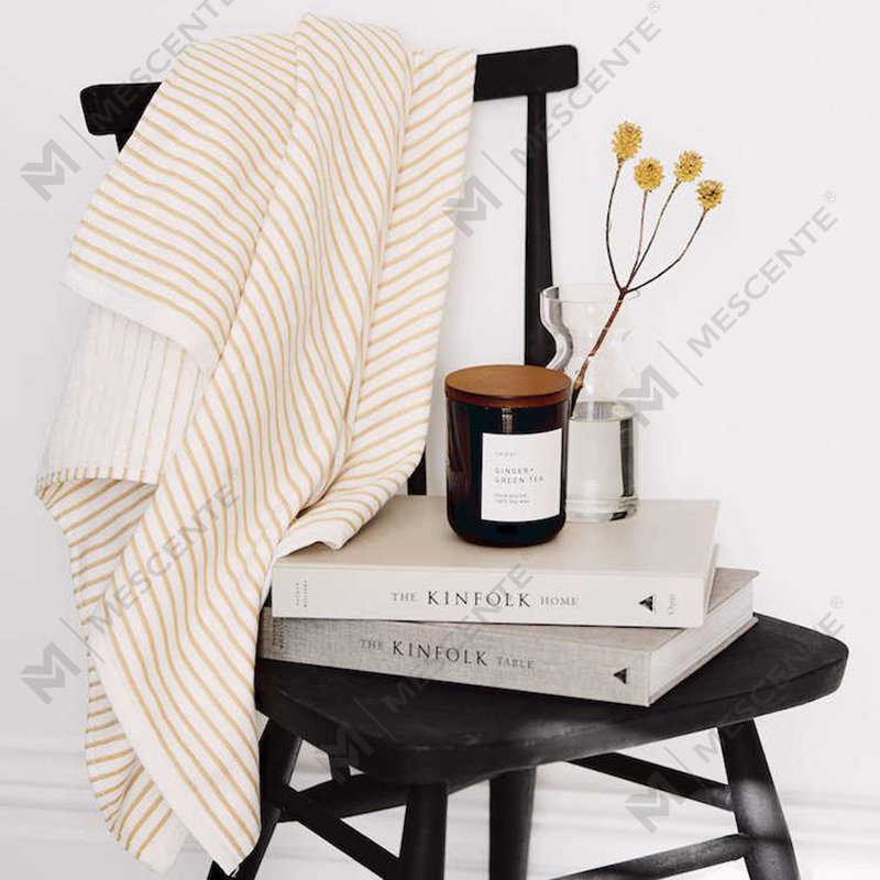 Mescente Best Holiday Candela profumata decorativa di lusso senza fumo con gioielli nascosti