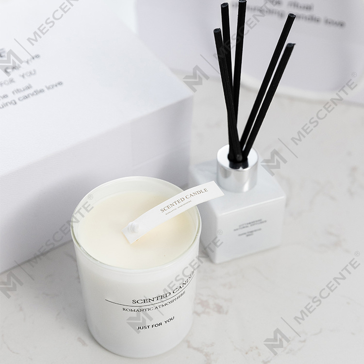 Set regalo con diffusore a bastoncini di fragranza per candele profumate per la casa da 140 g A99199