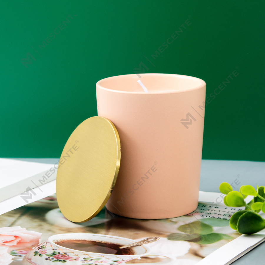 Candele di cera di soia profumate etichettate Citta con etichetta privata in vasetti di ceramica personalizzati di lusso con fiori secchi