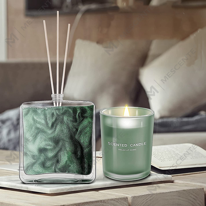 M&S cent Diffusore di olio profumato al limone e basilico e set regalo di candele profumate con bastoncini per la casa