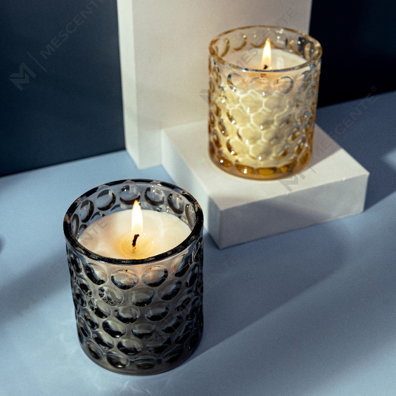 Candele profumate personalizzate di lusso con etichetta privata in cera di soia in vetro colorato trasparente con fiori secchi