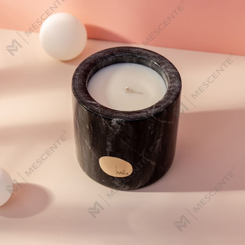 Supporti in ceramica personalizzati di lusso con etichetta privata Candele di cera di soia profumate etichettate Citta con fiori secchi