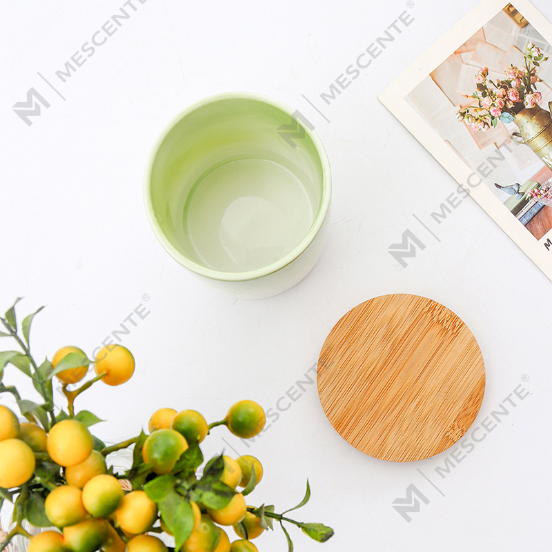 Candele profumate personalizzate per decorazioni domestiche con etichetta privata M&Scent in barattoli di ceramica
