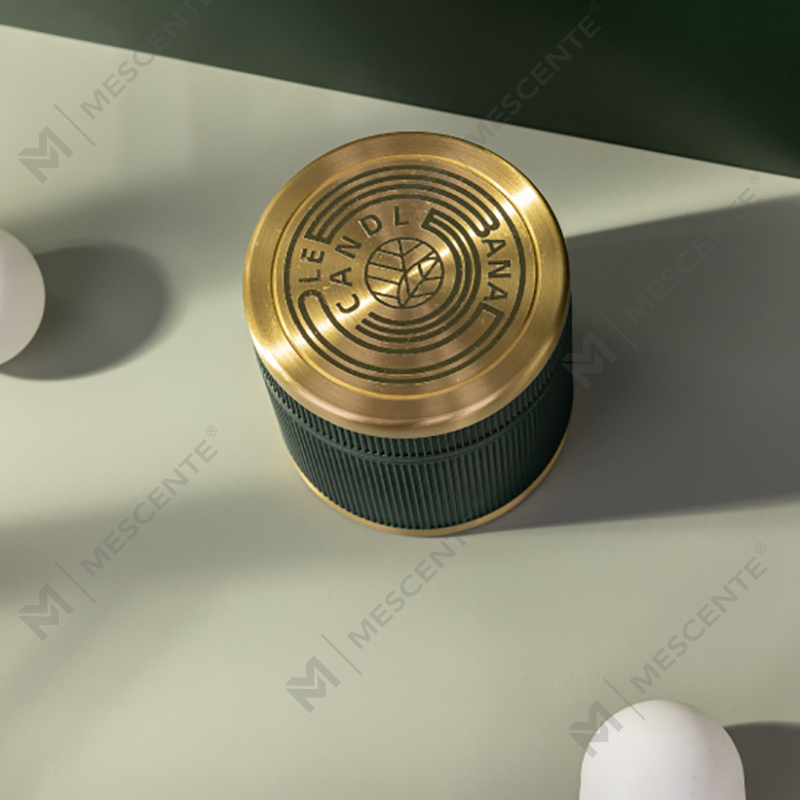 Candele di cera di soia profumate con stoppino in legno con etichetta privata di lusso personalizzate con etichetta Citta con fiori secchi