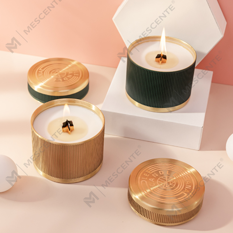 Candele di cera di soia profumate con stoppino in legno con etichetta privata di lusso personalizzate con etichetta Citta con fiori secchi
