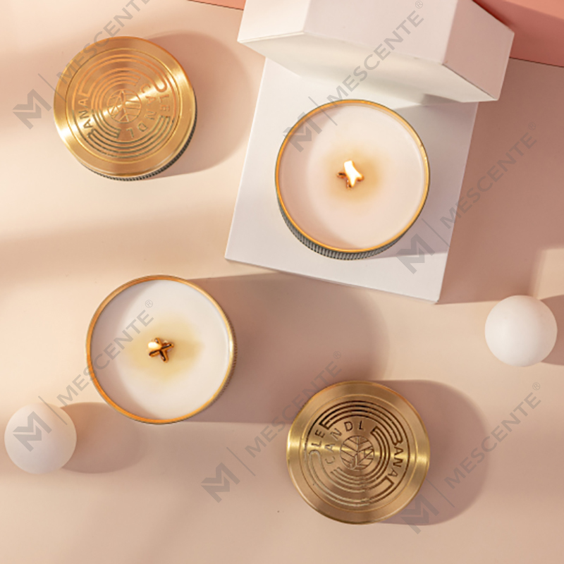 Candele di cera di soia profumate con stoppino in legno con etichetta privata di lusso personalizzate con etichetta Citta con fiori secchi