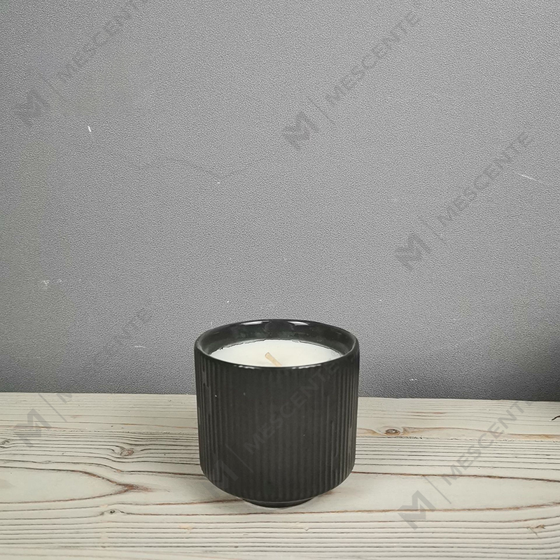 M&Scent all'ingrosso barattoli di candela ambrati unici in ceramica di lusso quadrati vuoti quadrati neri opachi con coperchi in legno