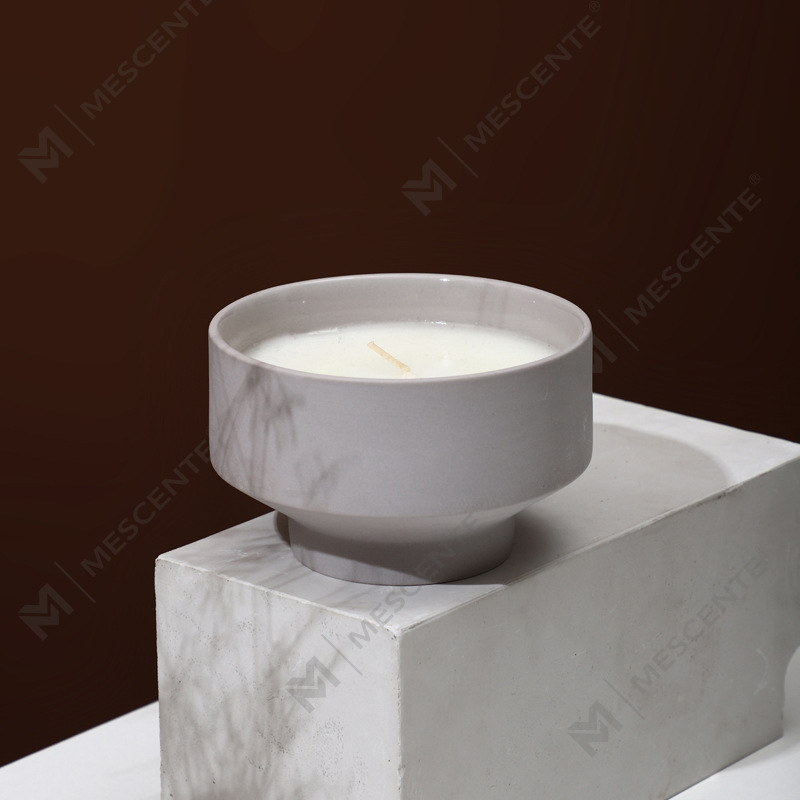 M&Scent all'ingrosso personalizzato grande vaso moderno per candele natalizie a 3 stoppini bianco satinato con coperchio in bambù
