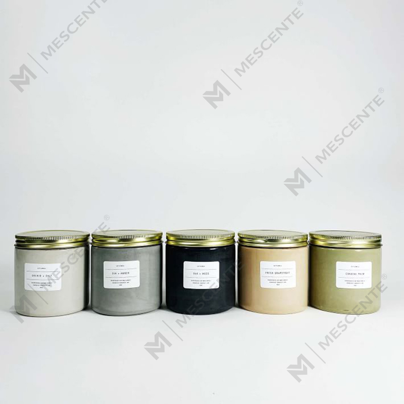 Candela profumata in barattolo di cemento bianco personalizzato con coperchio
