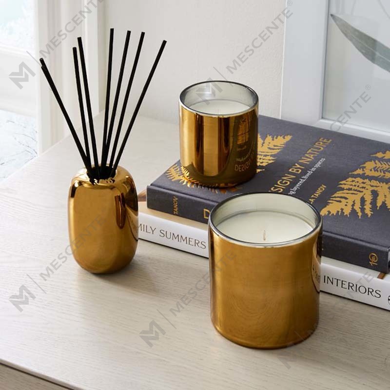 Set regalo con decorazione di candele in cera di soia profumata con barattolo di vetro nero con logo personalizzato con stampa in oro di lusso di Amazon