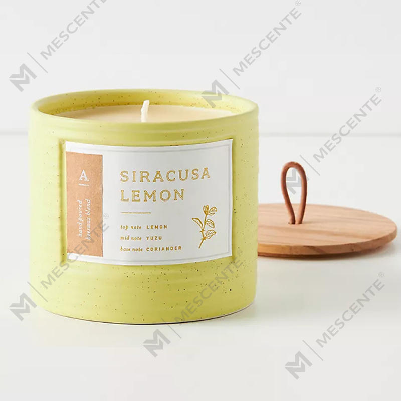 Candele chic in cera di soia profumata con barattoli in ceramica colorata con etichetta privata M&Scent