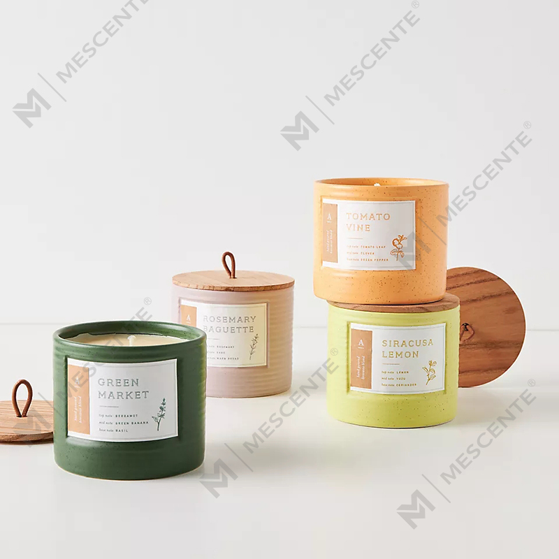 Candele chic in cera di soia profumata con barattoli in ceramica colorata con etichetta privata M&Scent