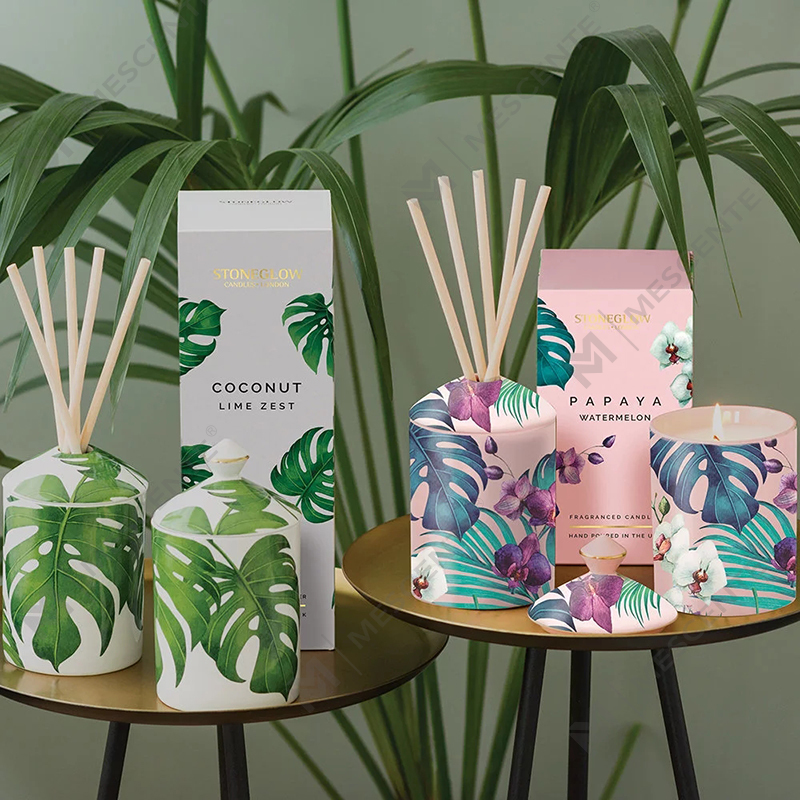 Candela tumbler M&Scent dal design speciale Color Urban Botanics con scatola pieghevole